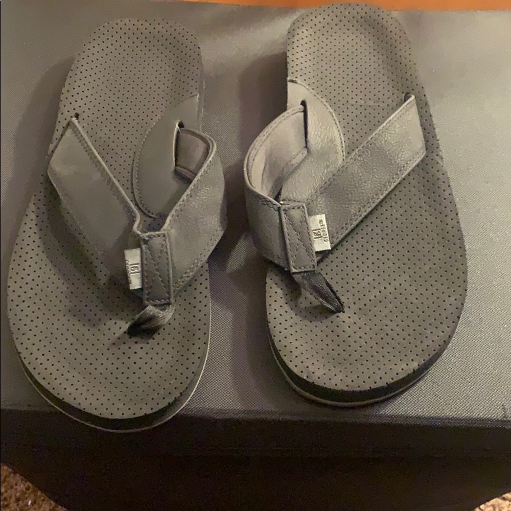Black Thong Strap Sandals
